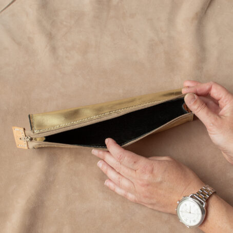 LITTERA Gold Trousse en cuir – Image 4